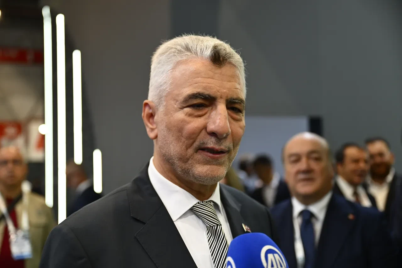 Bakan Bolat'tan fon iddialarına yanıt: "400 koydu, 800 aldı" koskoca bir yalan
