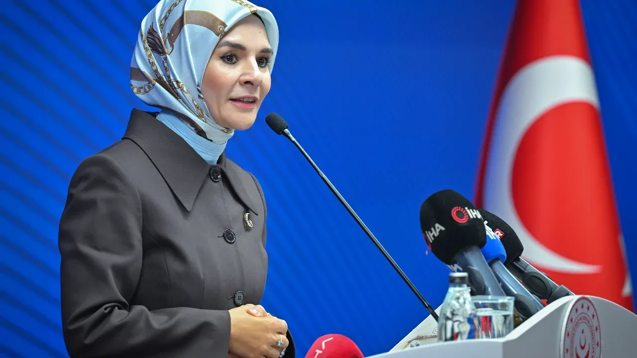 Bakan Göktaş'tan Özlale'ye rest: 