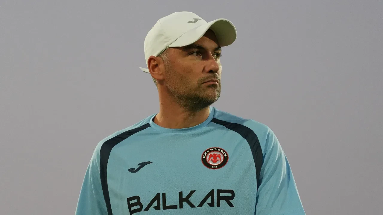 /spor/corum-fk-teknik-direktoru-burak-yilmazdan-aciklama-tam-takim-olamadigimizi-dusunuyoru-3364141
