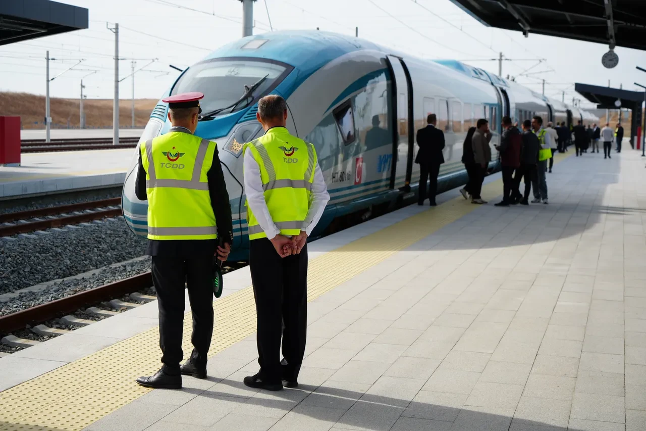 Dev projede ilk düdük için geri sayım: Asya ile Avrupa’yı bağlayan hızlı tren hattı açılıyor