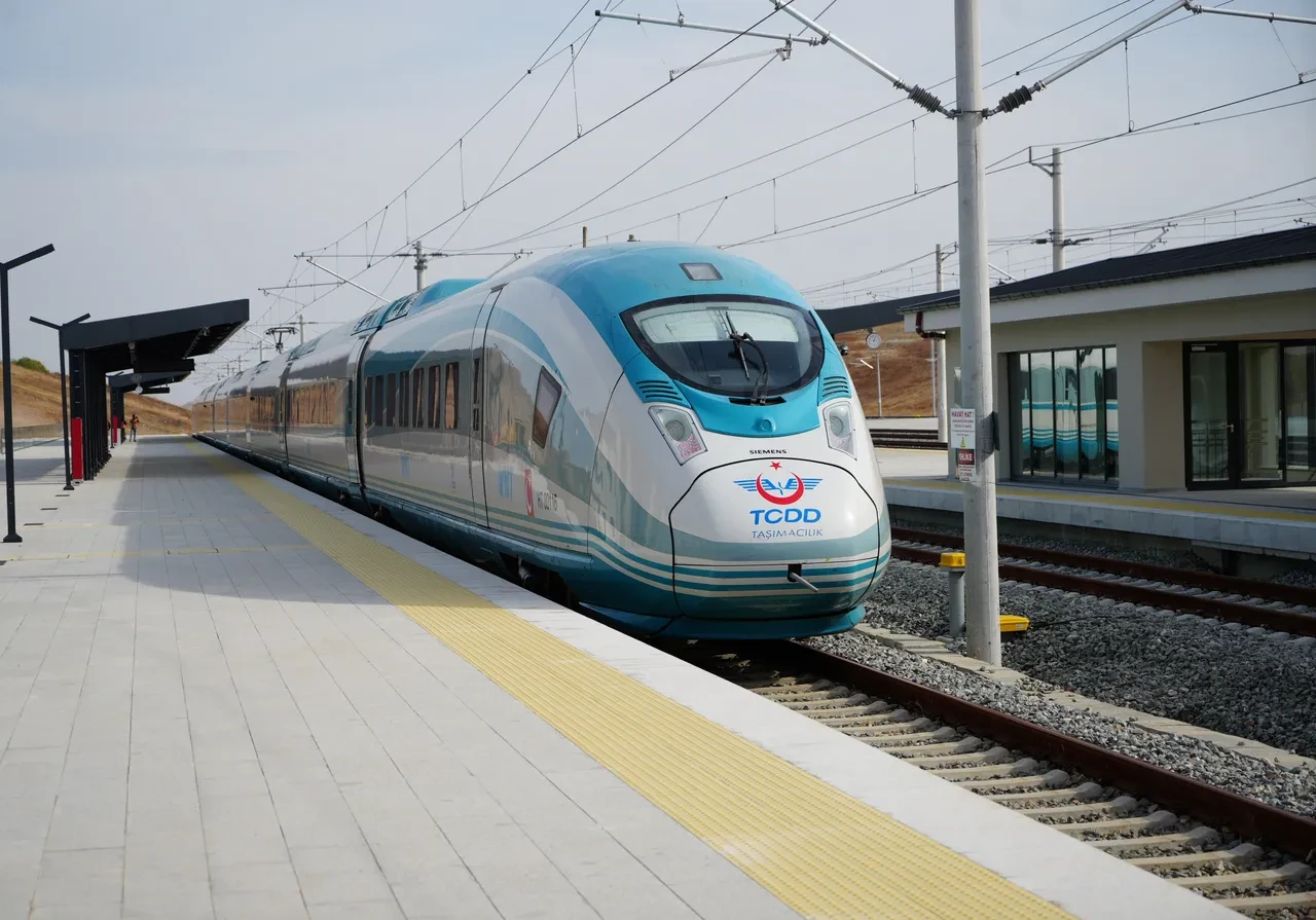 Dev projede ilk düdük için geri sayım: Asya ile Avrupa’yı bağlayan hızlı tren hattı açılıyor