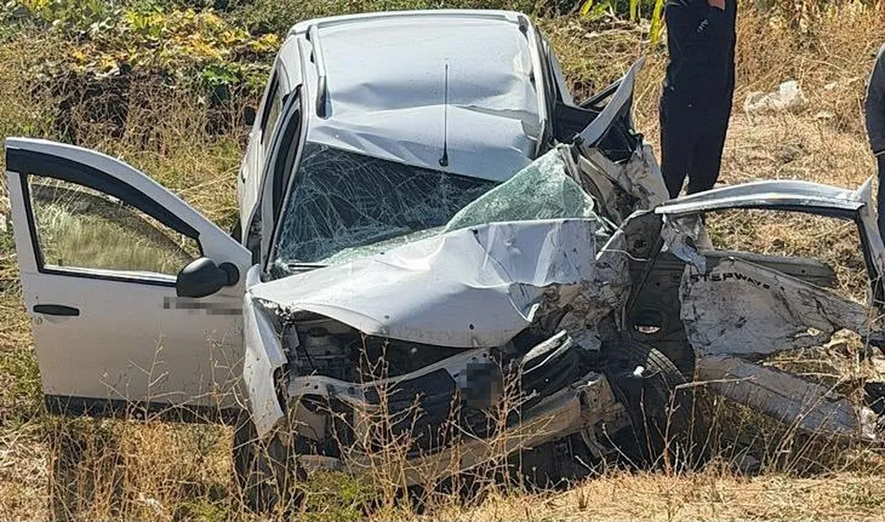 Hakkari'de araçlar kafa kafaya çarpıştı: 1 çocuk can verdi, 7 kişi yaralandı