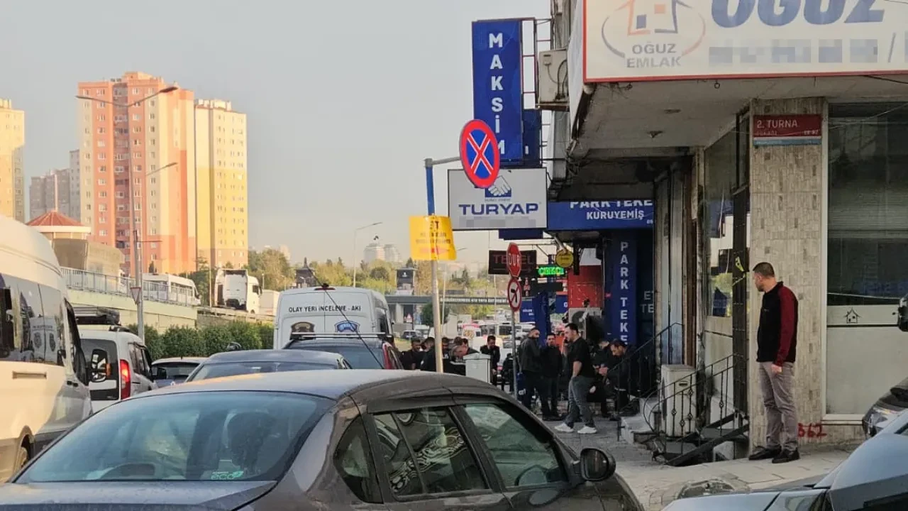 İstanbul'da gece yarısı dehşet: Müzikholdeki çatışmada 1'i polis, 2 kişi hayatını kaybetti