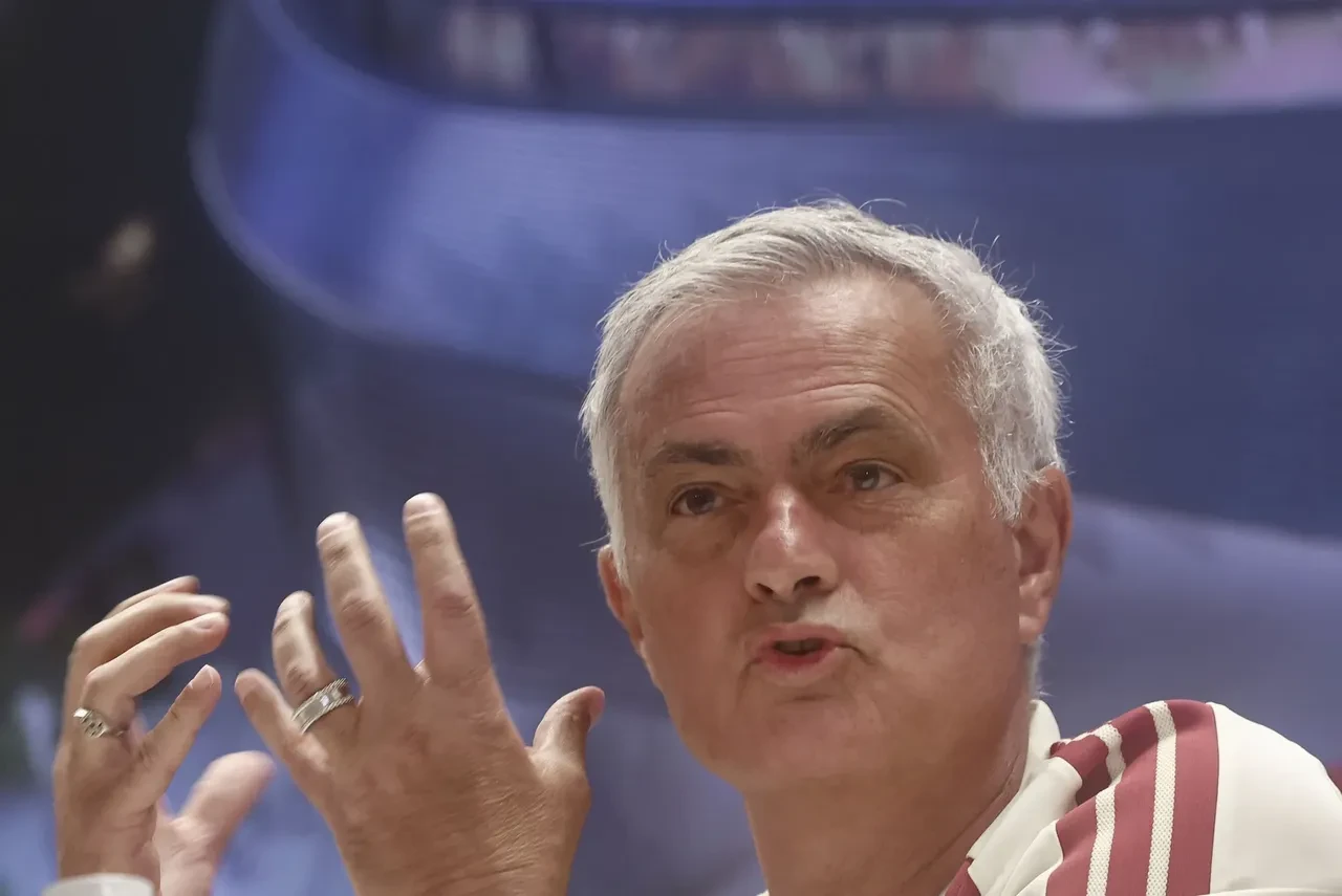 Jose Mourinho'dan olay Fenerbahçe ve hakem sözleri! 'Yalnızca 13-14 ay çalıştım ama...'