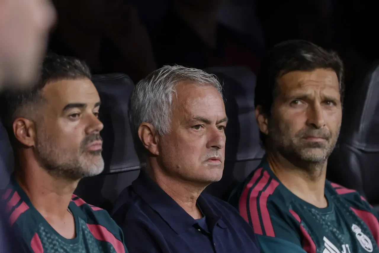 Jose Mourinho'dan olay Fenerbahçe ve hakem sözleri! 'Yalnızca 13-14 ay çalıştım ama...'
