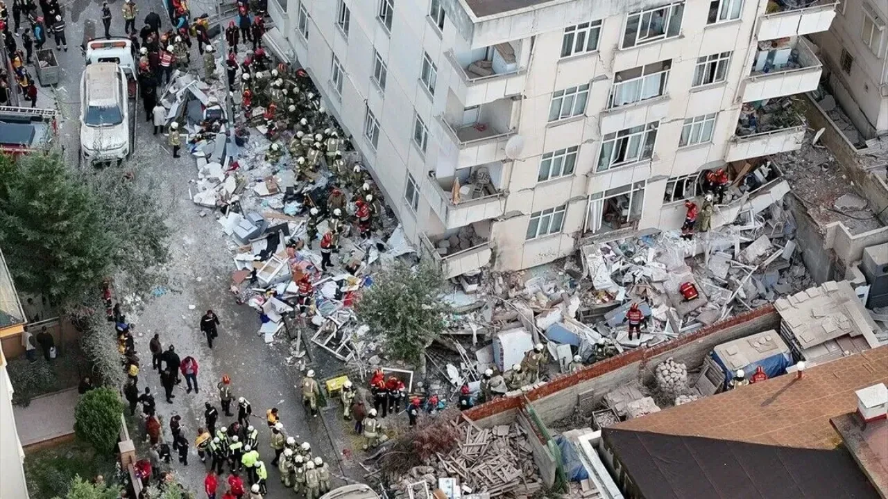 Maltepe'de çöken bina hangi mahallede, nerede? Son durum: Göçük altında kalan var mı?