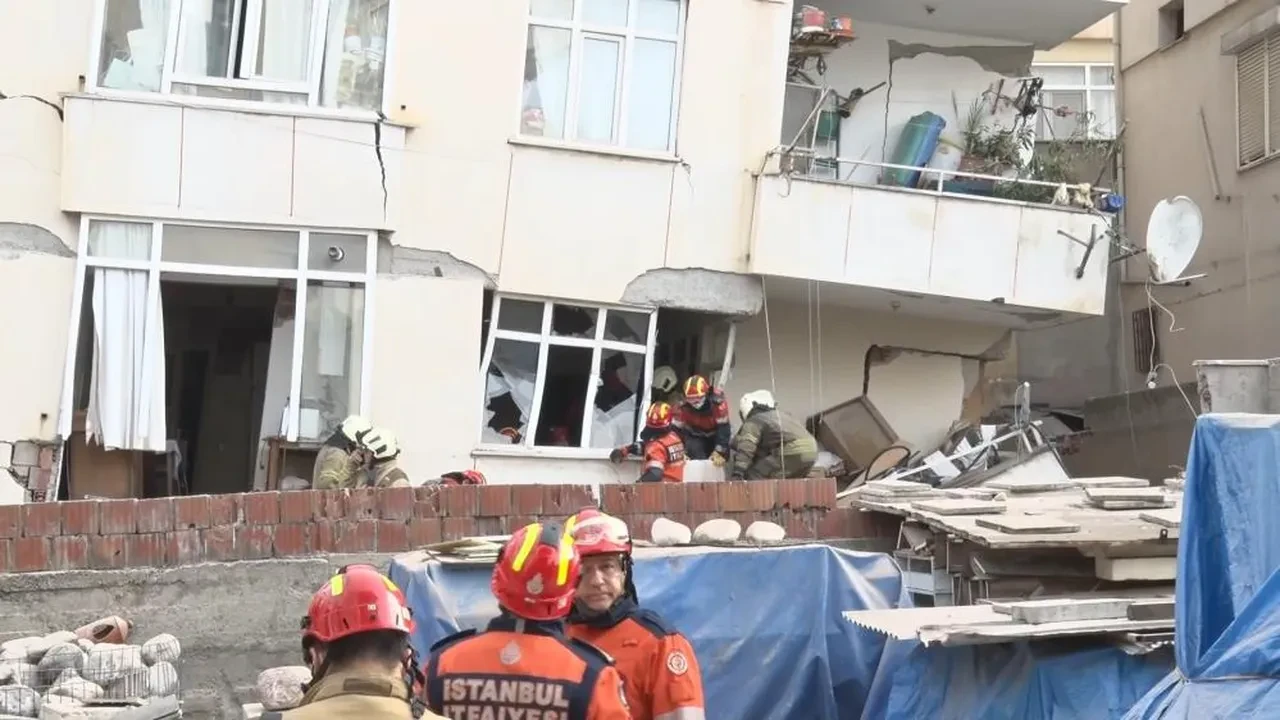 Maltepe'de çökme yaşanan binanın önceki görüntüleri ortaya çıktı: Kolonlar patlak, 2 kat kaçak