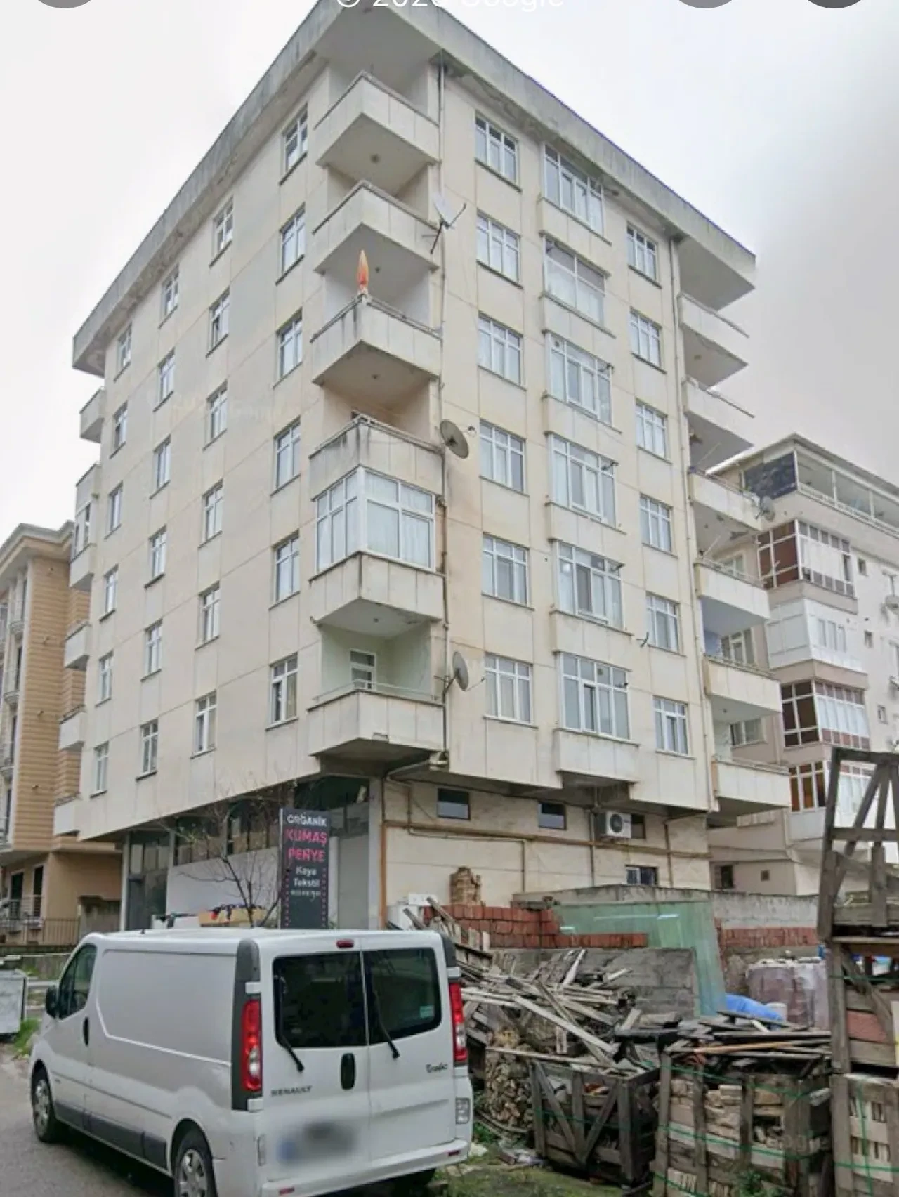 Maltepe'de çökme yaşanan binanın önceki görüntüleri ortaya çıktı: Kolonlar patlak, 2 kat kaçak