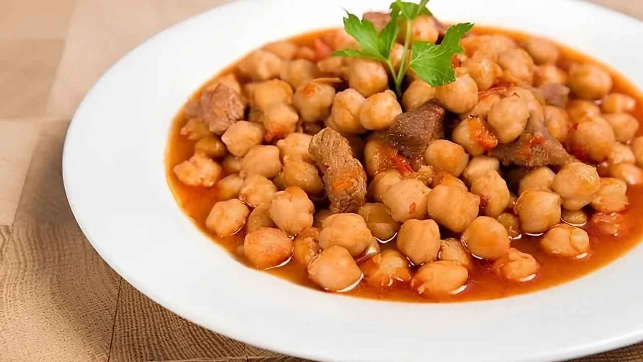 Nohut yemeğinde et ne zaman eklenir? En lezzetli etli nohut tarifi