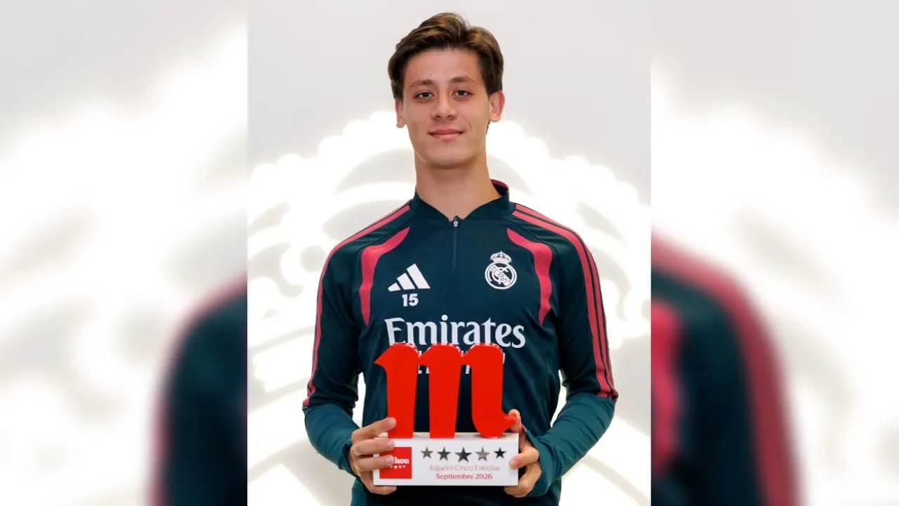 Real Madrid'de Arda Güler ödülünü aldı! 
