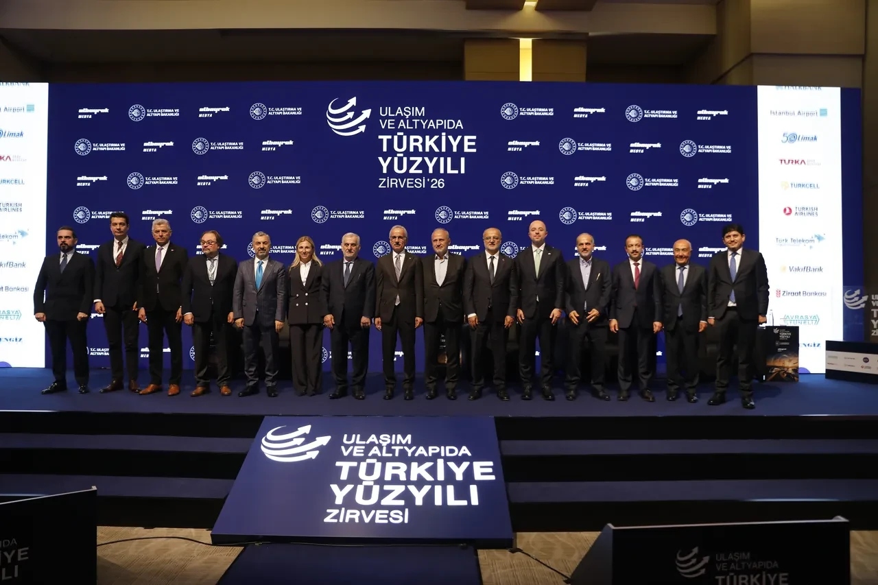 Ulaşım ve Altyapıda Türkiye Yüzyılı Zirvesi İstanbul'da gerçekleştirildi