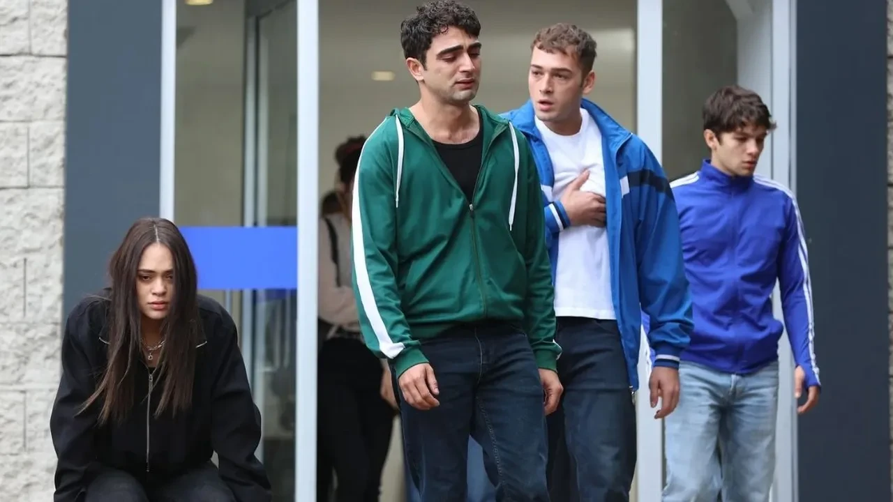 Altı Üstü İstanbul dizisinde herkes yanılacak! Emir ve Uzay hakkında büyük sürpriz