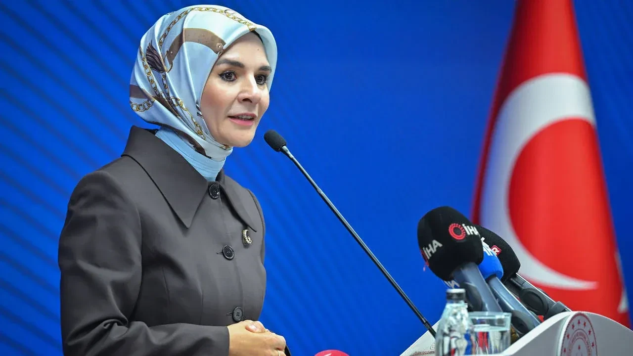 Bakan Mahinur Özdemir Göktaş'tan fon soruşturması iddialarına sert tepki! 3 isme suç duyurusu