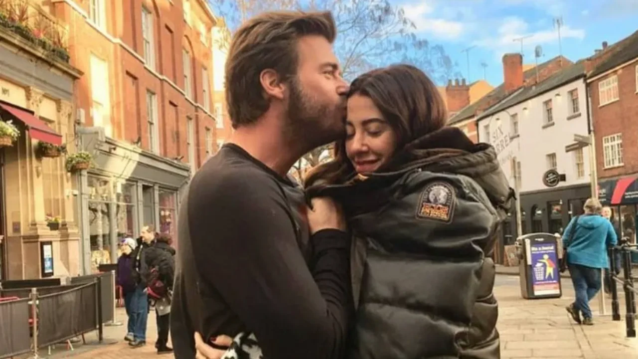 Başak Dizer’in enginar görünümlü çantası ağızları açık bıraktı! Fiyatı 'pes artık' dedirtti