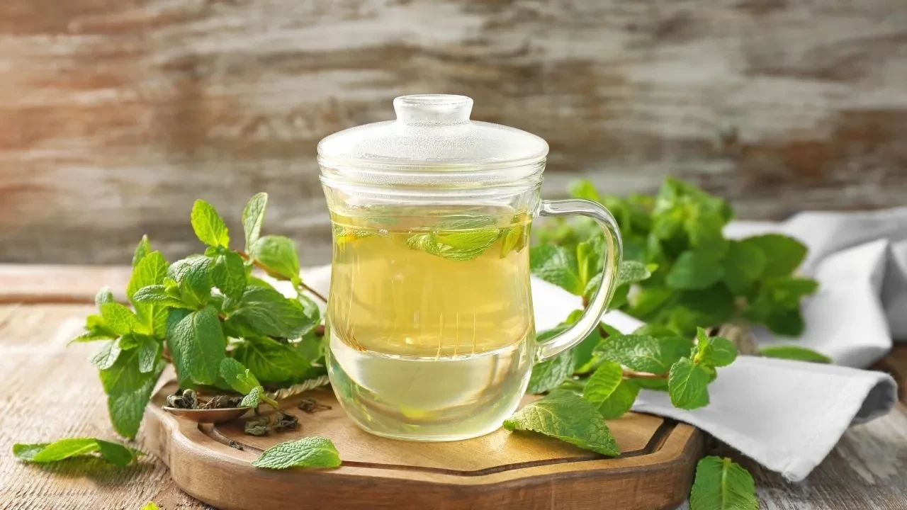 Nane limon nasıl yapılır, faydaları neler? Grip hastalığına birebir iyi gelen nane limon çayının gerçek tarifi