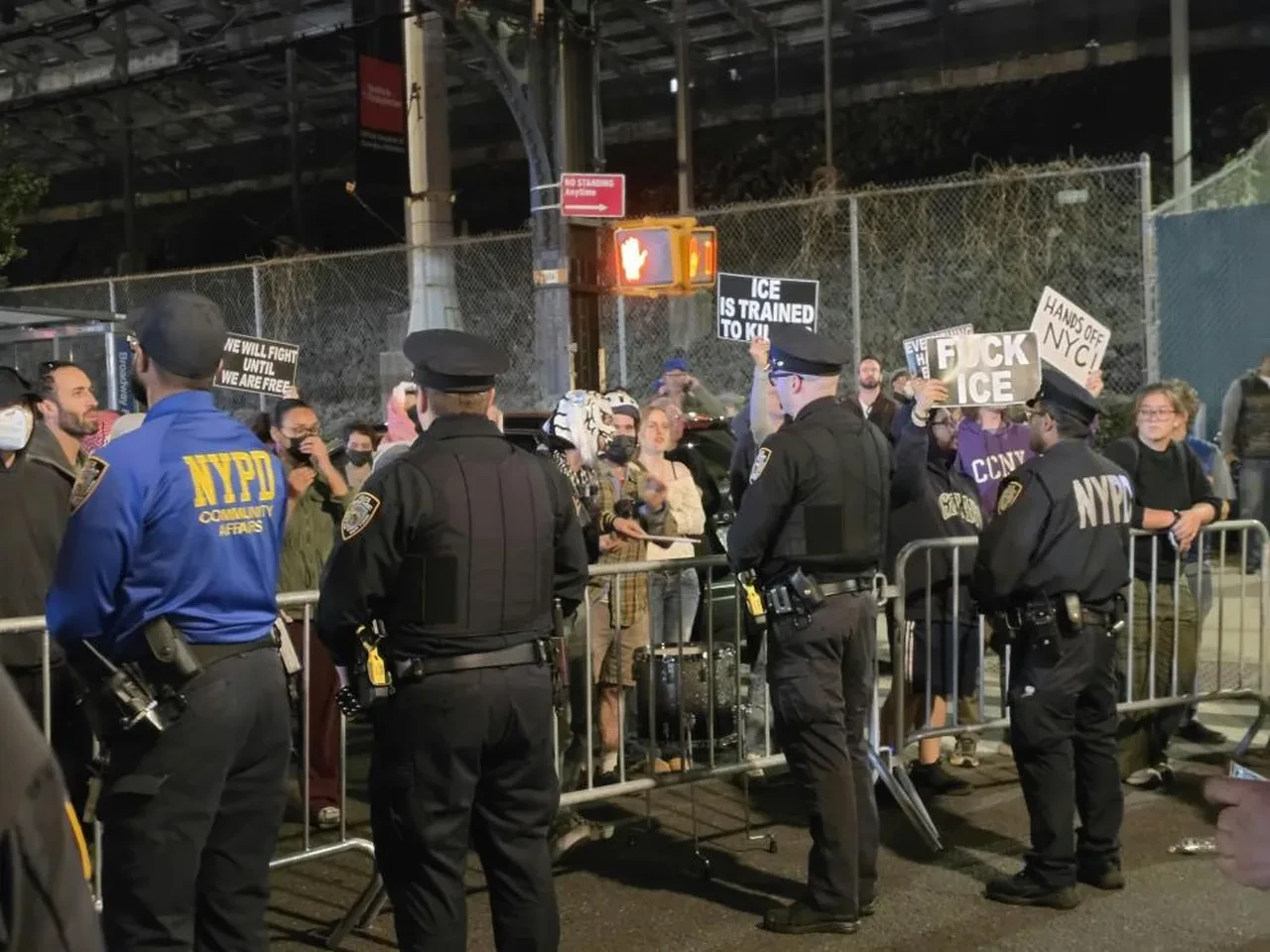 New York'ta ICE ajanı göçmen vurdu! Kentte protestolar başladı, Mamdani'den Trump'a 'Operasyonu durdur' çağrısı geldi