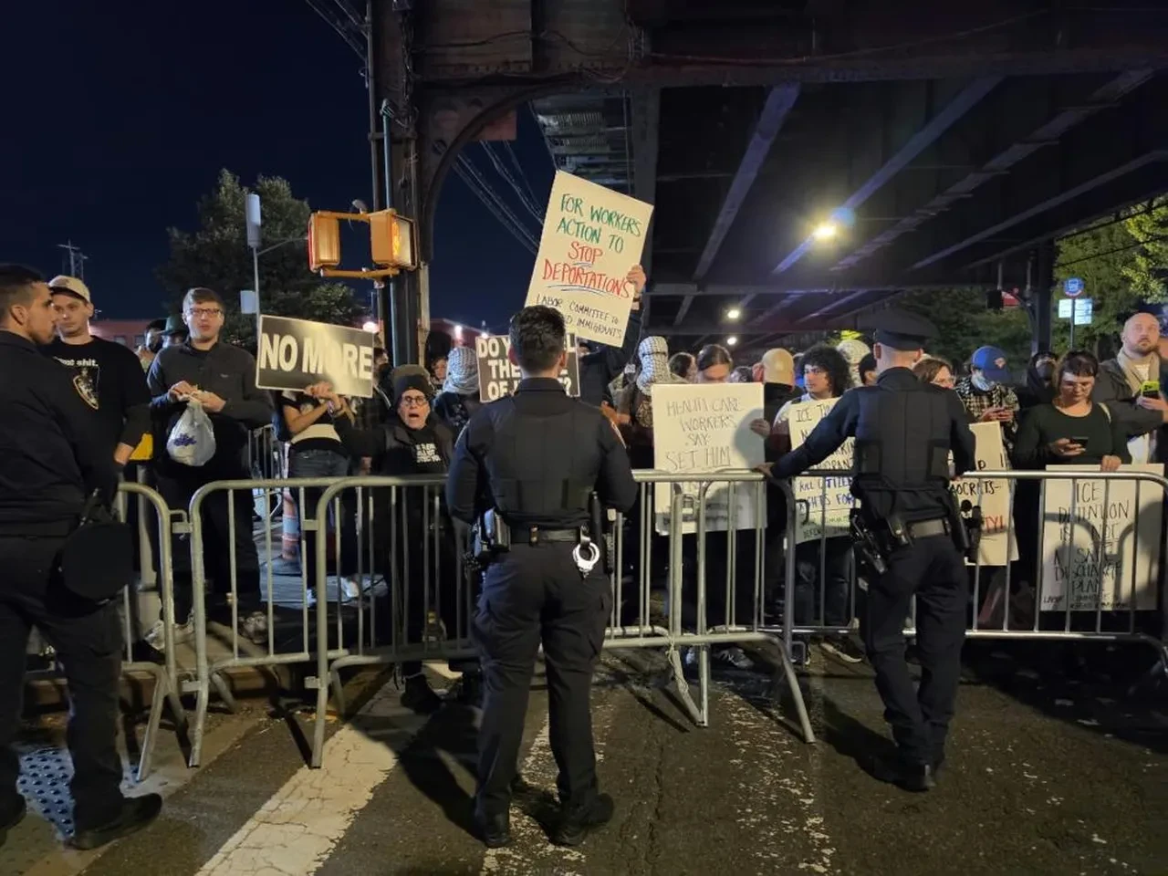 New York'ta ICE ajanı göçmen vurdu! Kentte protestolar başladı, Mamdani'den Trump'a 'Operasyonu durdur' çağrısı geldi