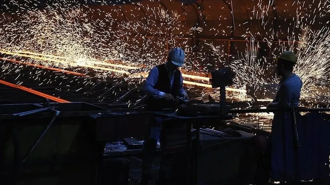 Sanayide rakamlar belli oldu: İmalatta düşüş, enerjide artış var