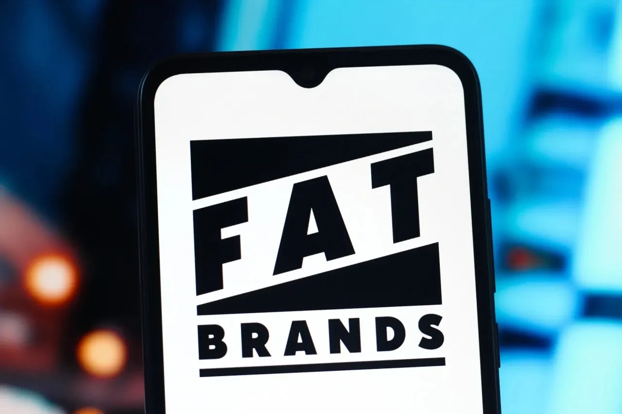 1,3 milyar dolarlık borç dev markayı borsadan sildi