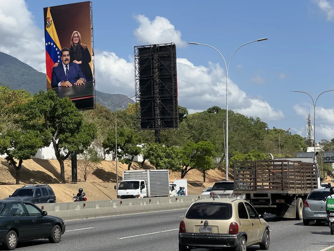 ABD'nin alıkoyduğu Venezuela'nın devrik lideri Maduro ve eşi için çağrı 