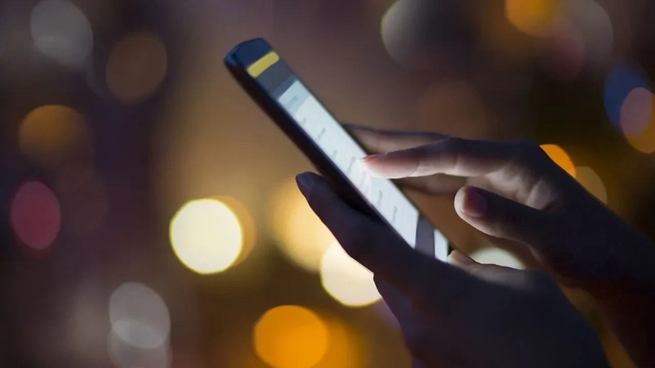 Akıllı telefonlar bizi dinliyor mu? Bilişim uzmanı gerçekleri tek tek anlattı