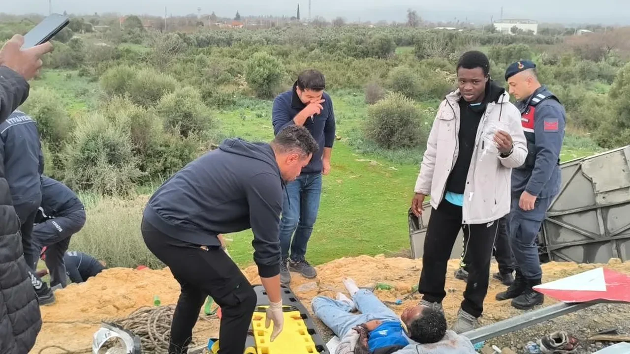 Antalya'da feci kaza! Yolcu otobüsü şarampole uçtu: Ölü ve yaralılar var
