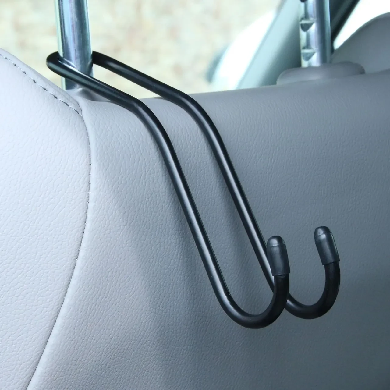 Arabanızda her gün görüyorsunuz ama ne işe yaradığını çoğu kişi bilmiyor! Kancaların asıl amacı ortaya çıktı