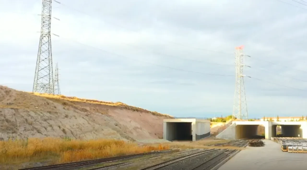 Bakan Uraloğlu duyurdu! 600 bin kişiyi ilgilendiriyor: Başkentray Banliyö Hattı Yenikent'e bağlanıyor