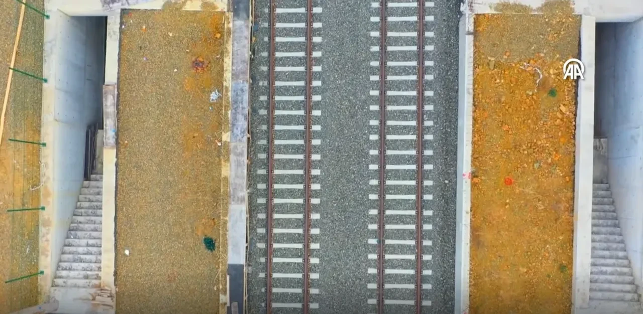 Bakan Uraloğlu duyurdu! 600 bin kişiyi ilgilendiriyor: Başkentray Banliyö Hattı Yenikent'e bağlanıyor