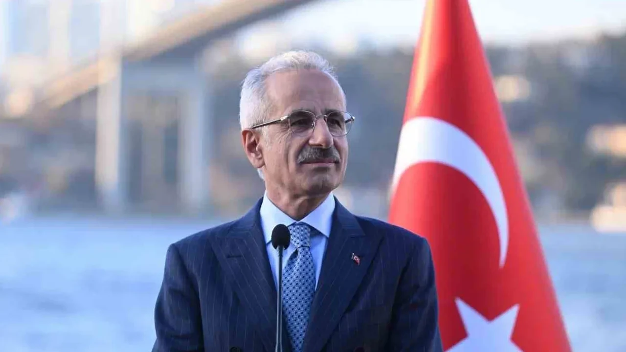 Bakan Uraloğlu duyurdu! 600 bin kişiyi ilgilendiriyor: Başkentray Banliyö Hattı Yenikent'e bağlanıyor