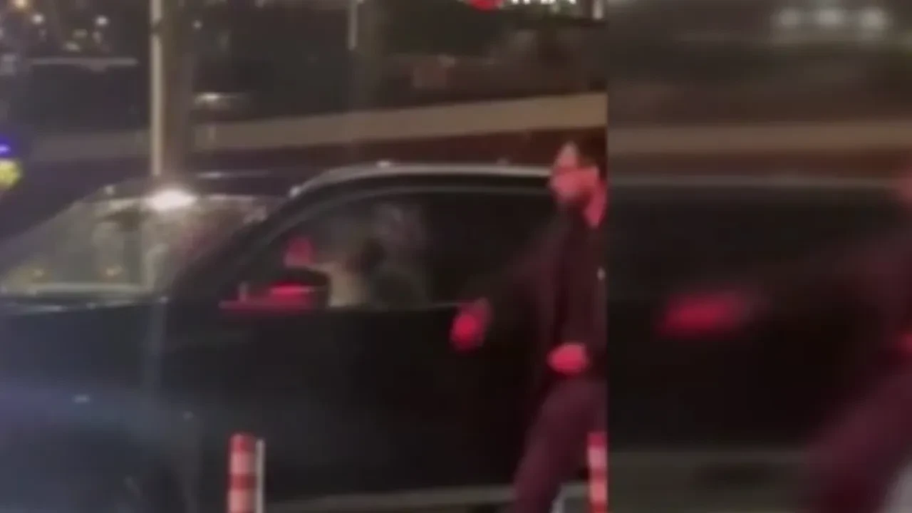 Başakşehir'de kadının bulunduğu cipin ön camını yumrukla kırdı! 