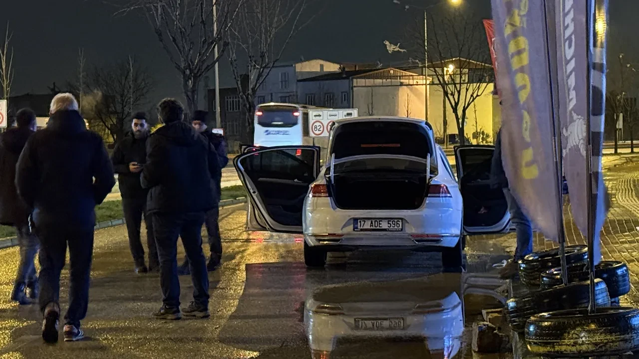 Bursa'da film gibi operasyon! Polisin kılık değiştirerek durdurduğu araçtan bomba ve silah çıktı