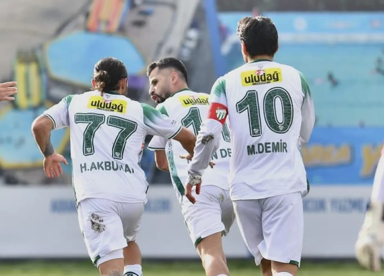 Bursaspor maçı hangi kanalda, canlı nereden izlenir? Bursaspor Adanaspor maçı bugün saat kaçta?