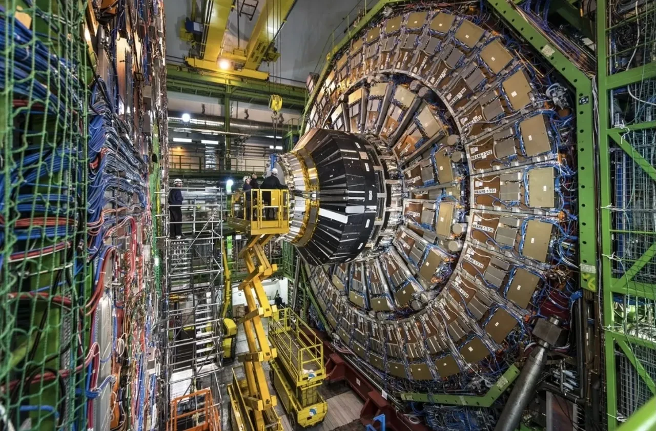 Büyük Hadron Çarpıştırıcısı ile evleri ısıtıyorlar