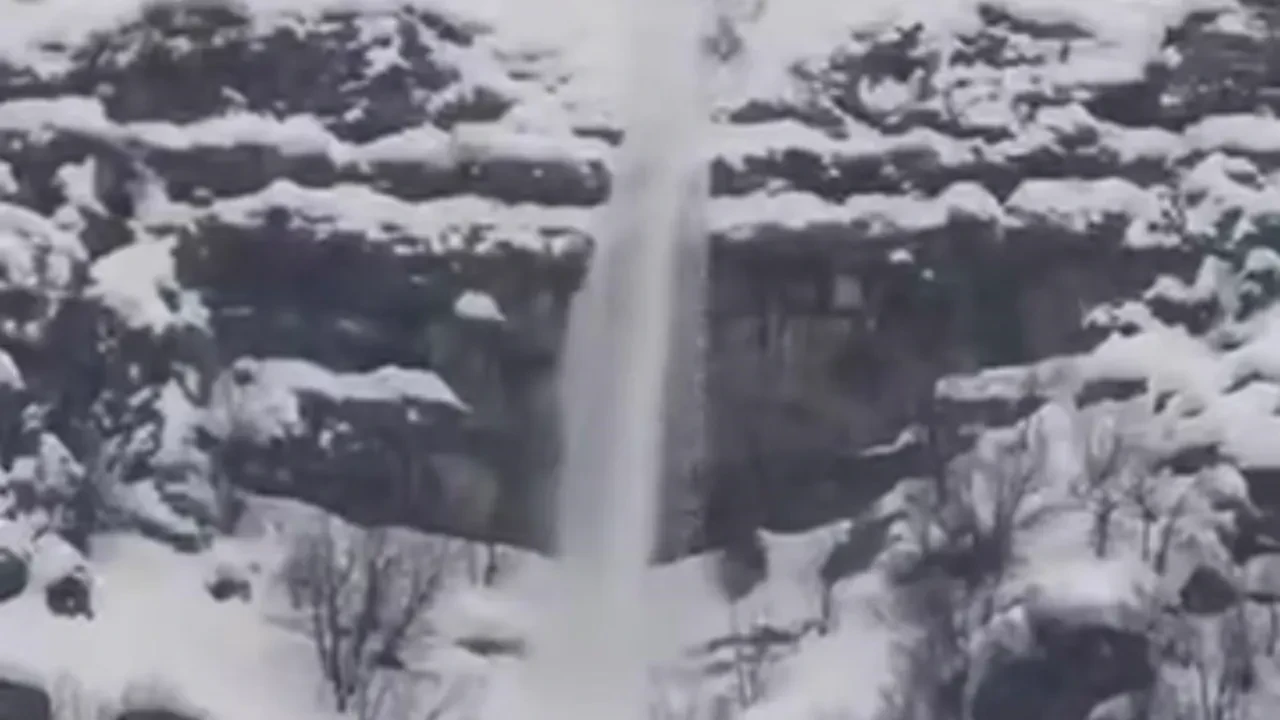 Çığın düştüğü anlar saniye saniye kamerada