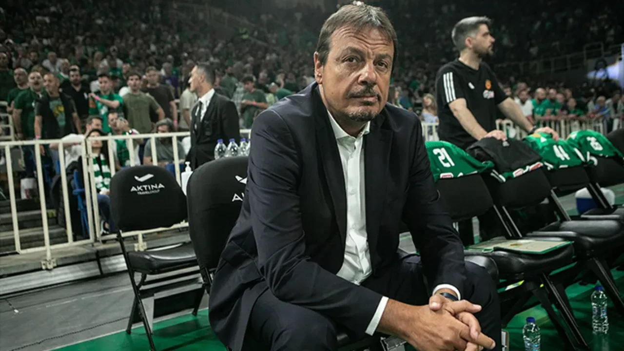Ergin Ataman'a sert sözler: "Haysiyetiniz varsa!"