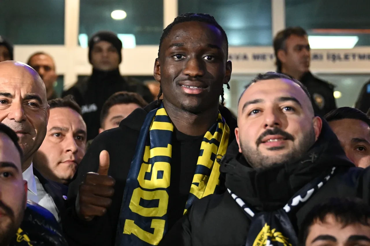Fenerbahçe'nin yeni transferi Sidiki Cherif İstanbul'da