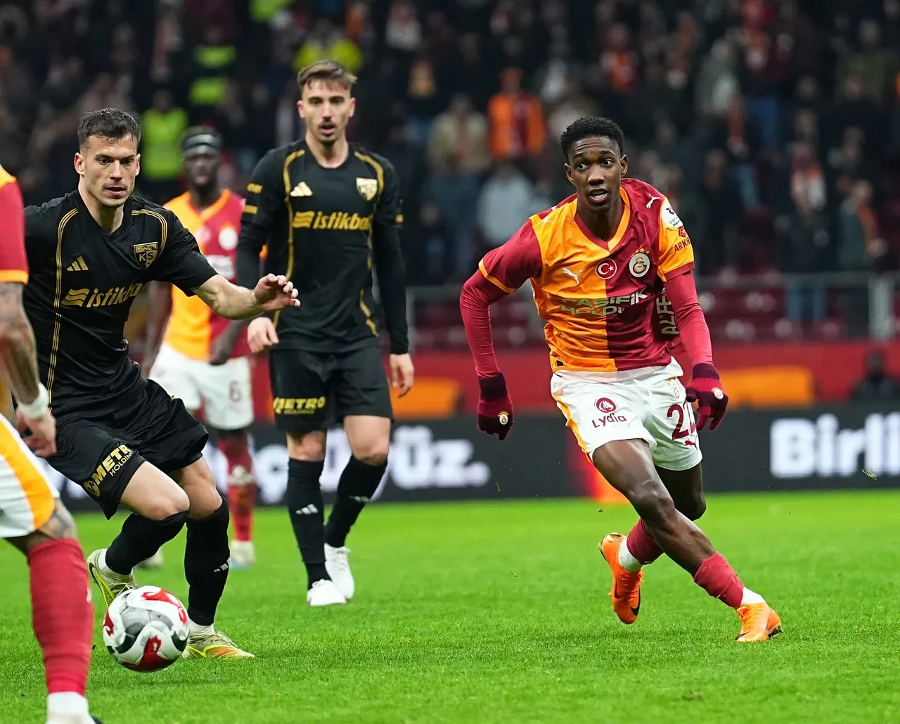 Galatasaray Kayserispor maç sonucu kaç kaç? Faklı kazandı