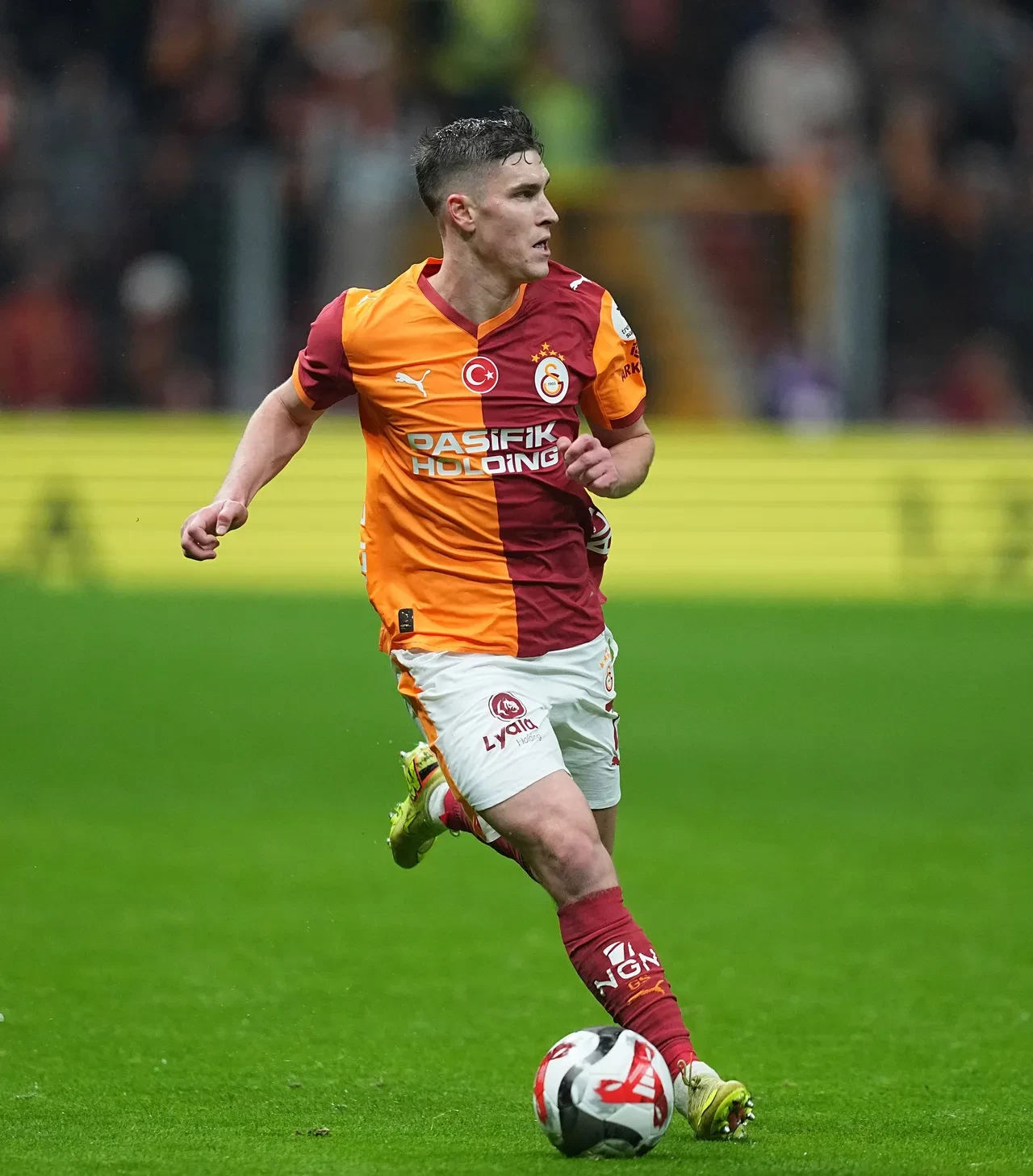 Galatasaray Kayserispor'u farklı geçti: Lider kayıpsız devam ediyor!