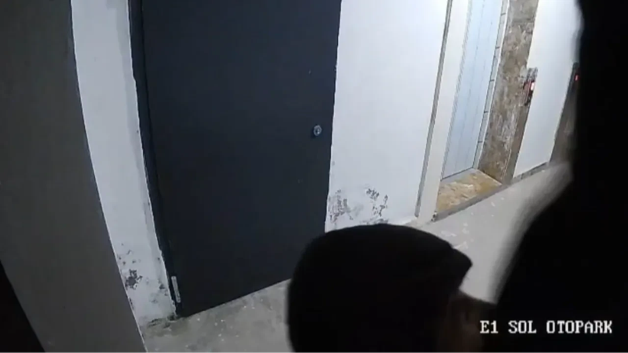 Güvenlik kameralarına kırdı ama yine görüntülenmekten kaçamadı! Saldırı anı anbean kaydedildi