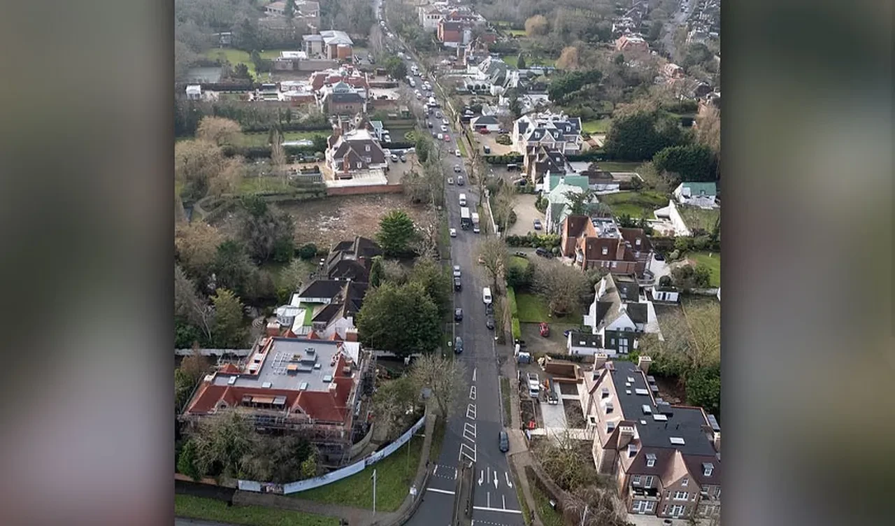 İran dini lideri Hamaney'in oğlunun 'Milyarderler Sokağı'ndaki dudak uçuklatan değerdeki malikaneleri