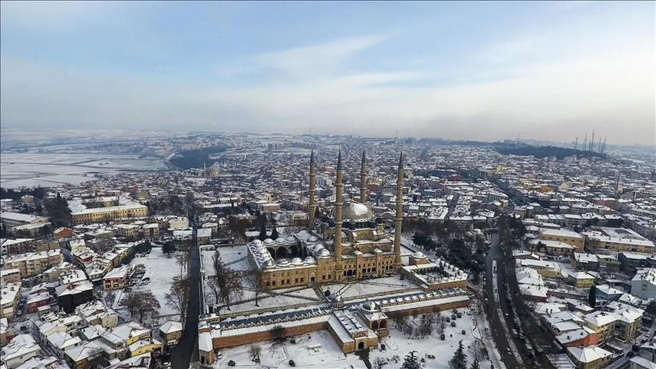 Kırklareli, Edirne'de yarın okullar tatil mi? 2 Şubat Pazartesi Kırklareli, Edirne Valiliği kar yağışı açıklaması