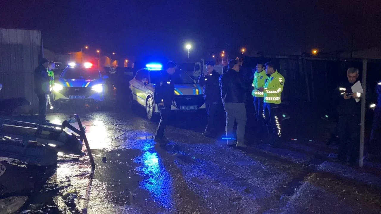 Lüks cip motosikletliye çarpıp kaçtı! Plakası düşünce yakayı ele verdi