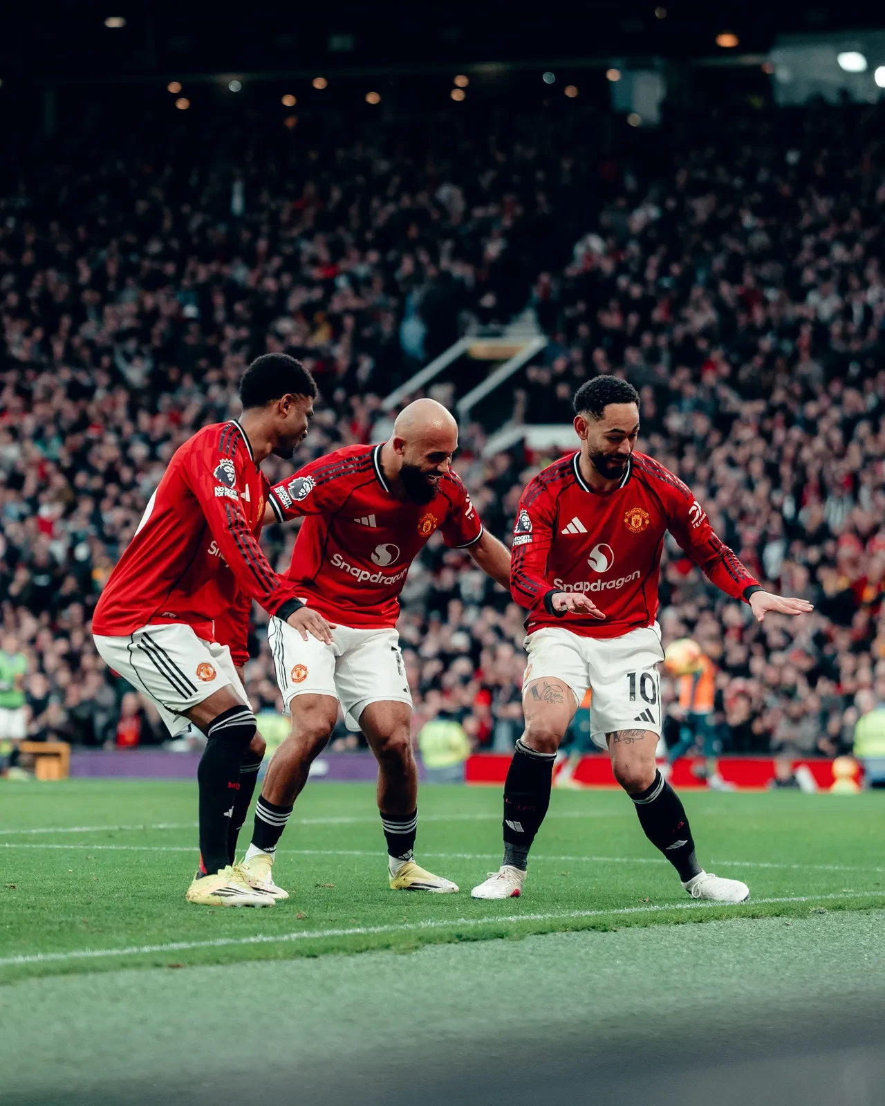 Manchester United seriye bağladı: Son 10 dakikada 3 gol!