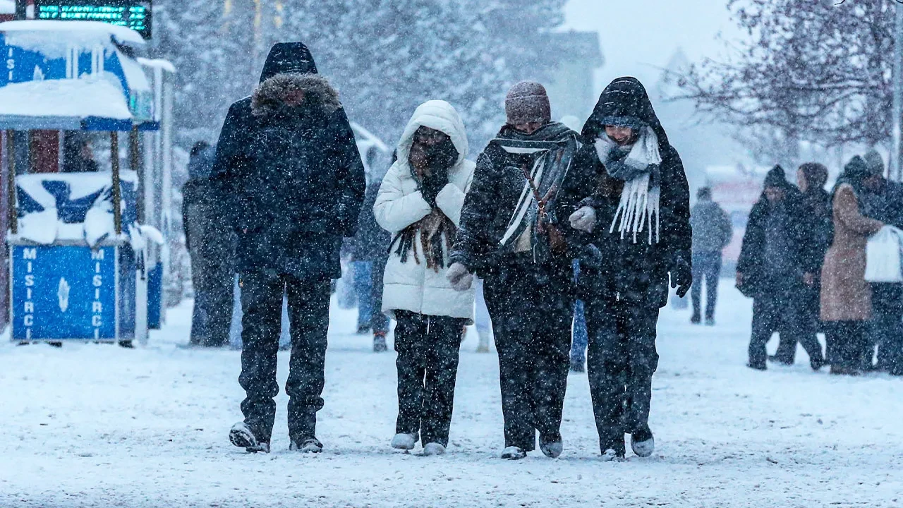 Meteoroloji 17 ili uyardı: Kuvvetli kar yağışı geliyor!