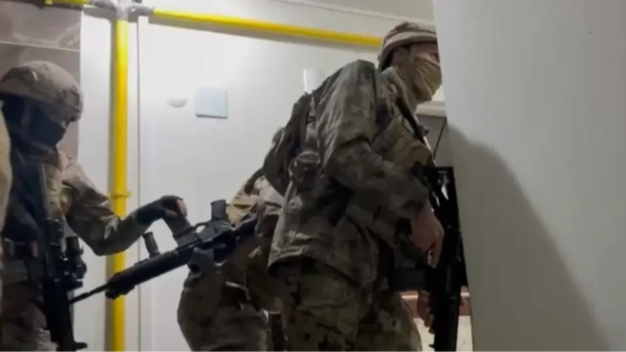 Sarallar çetesine büyük operasyon! 17 adrese şafak baskını: Çok sayıda gözaltı var