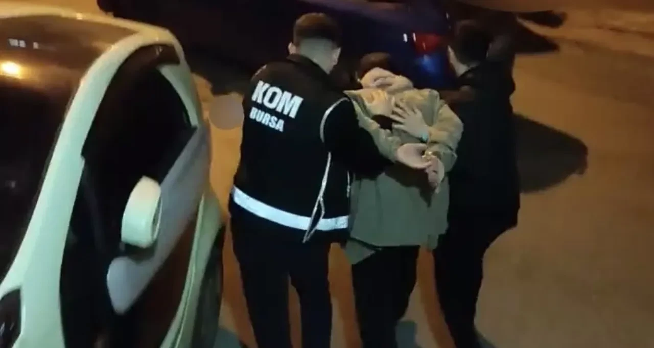 Sarallar çetesine büyük operasyon! 17 adrese şafak baskını: Çok sayıda gözaltı var