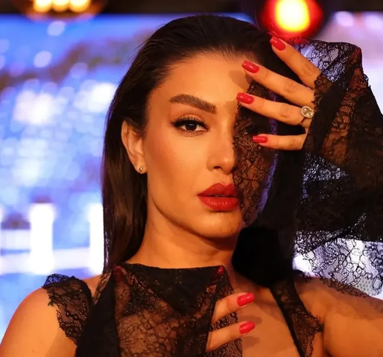 Ajda Pekkan'ın vokalistine iğrenç mesajlar! Tacizci huzurevinden çıktı