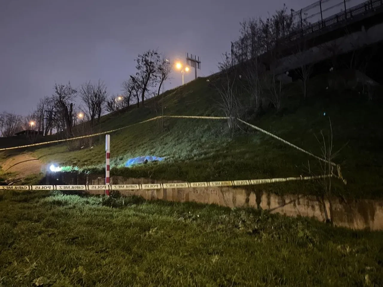 Bayrampaşa’da otoyol kenarında 10 günlük ceset bulundu!