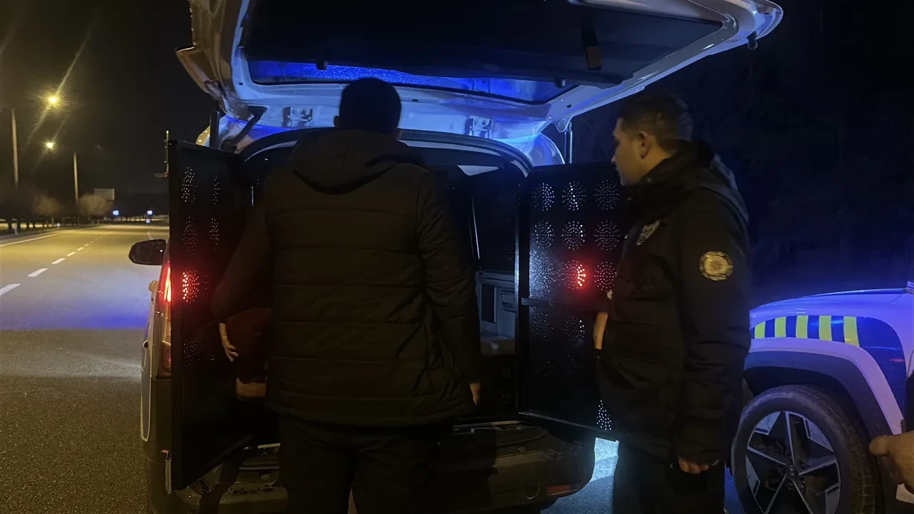 Burdur'da alkol denetiminden kaçış kazayla bitti: Kaza yapan sürücüden şoke eden isyan: 'Teröriste bu kadar gelmezsin!'